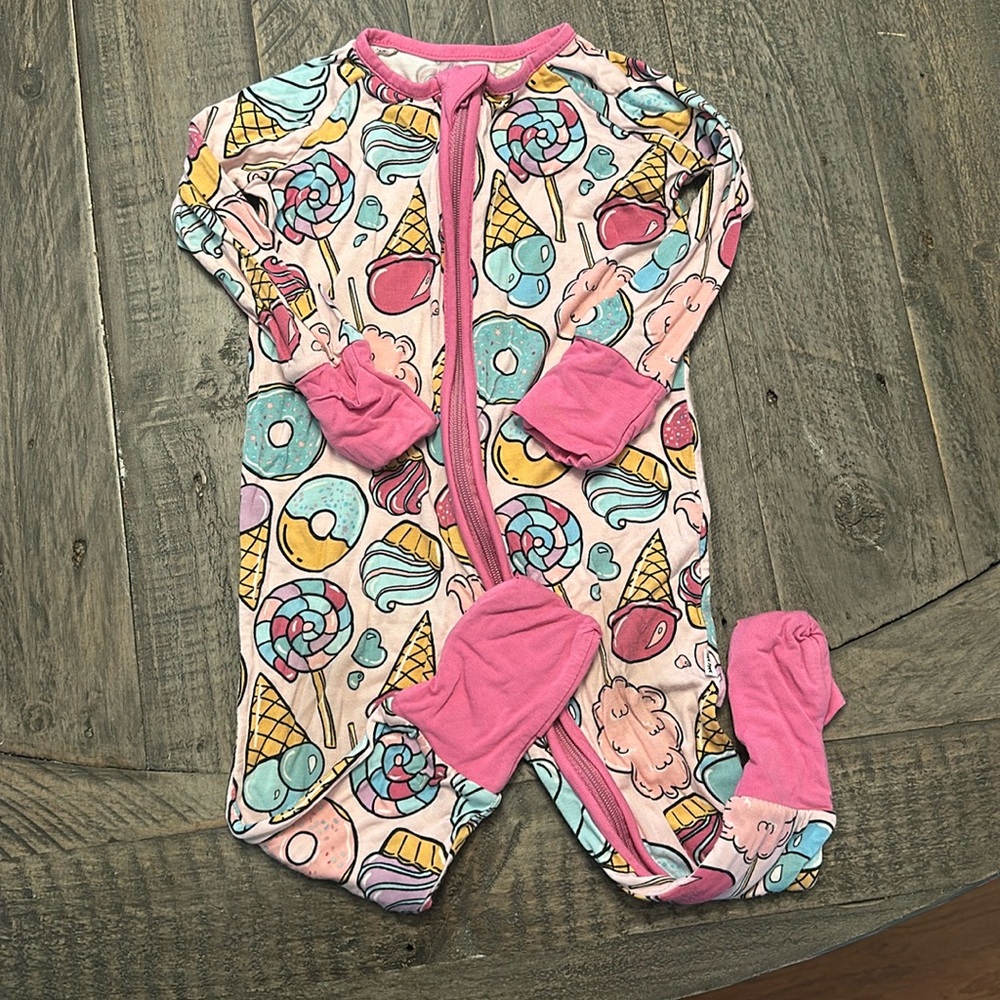 Little sleepies 3-6 mo